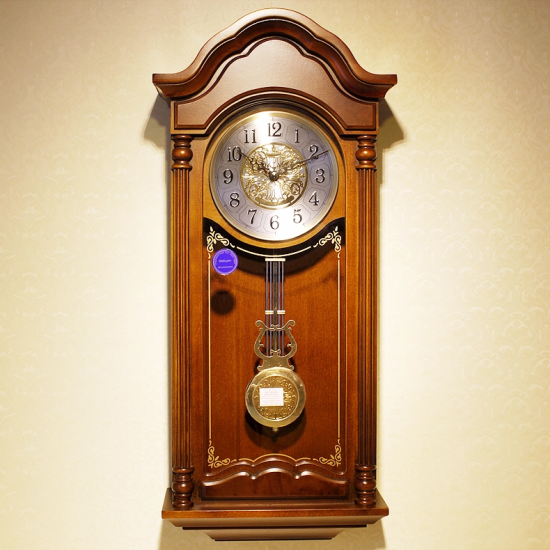 Simple solid wood wall clock living room dining room silent European-style round quartz clock new Chinese home atmospheric clock